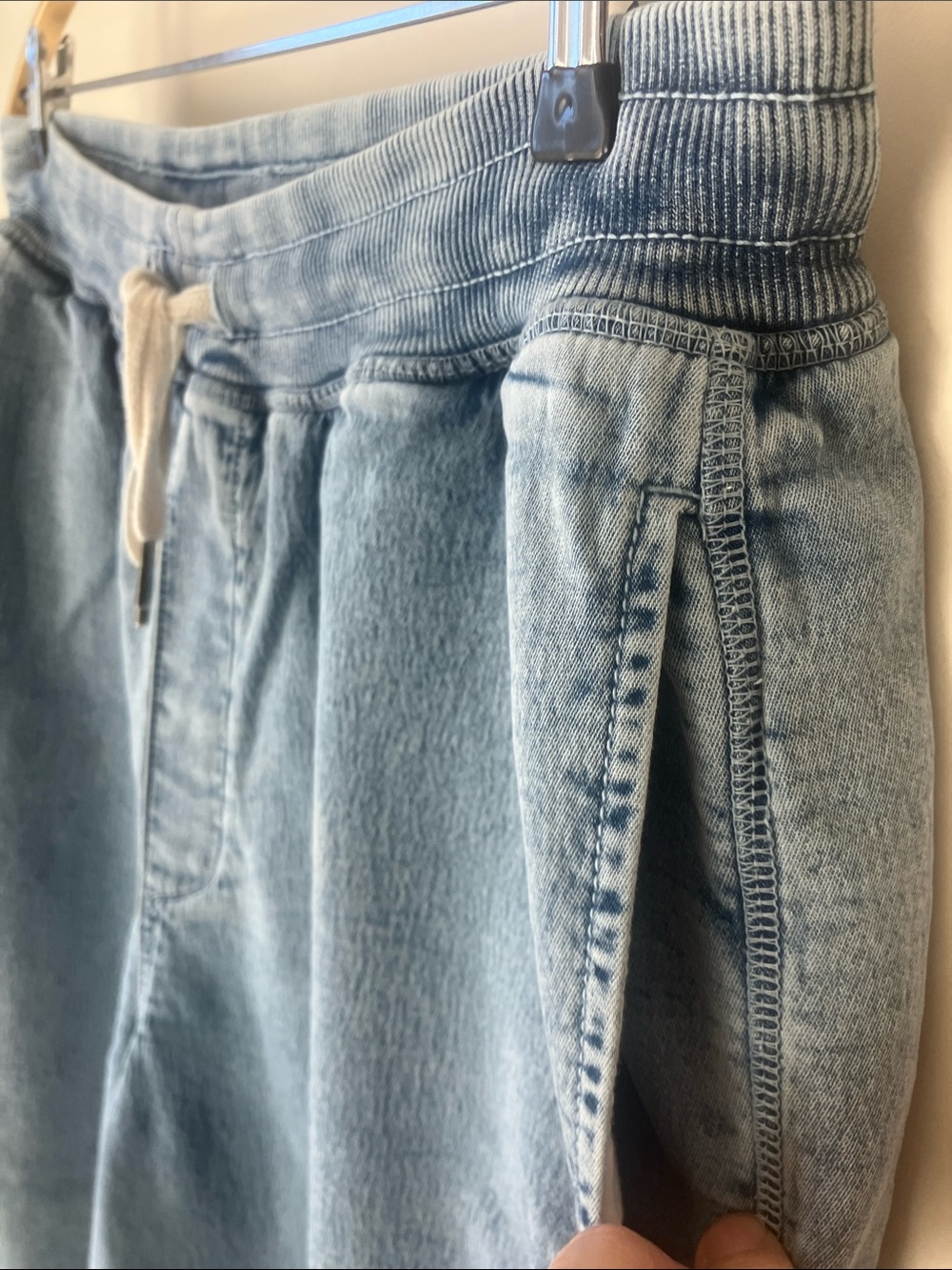 AERIE Real Soft Wide-Leg Jogger Style Blue Denim Pull-On Pants Raw Hem Size L - Picture 4 of 14